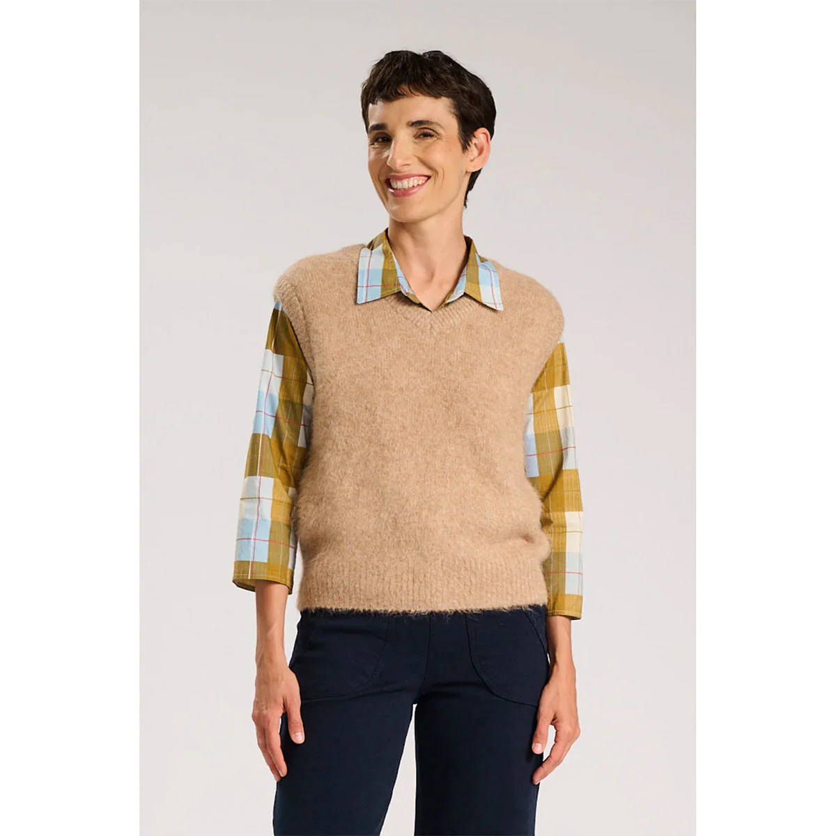 Aspen Round-Neck Vest Beige - Image 2