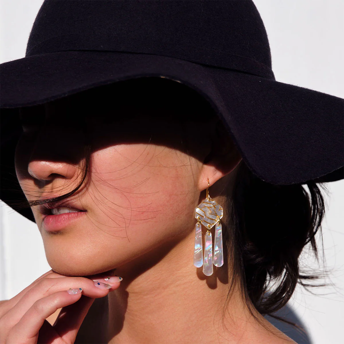 Earrings Venice Pearl/Gold Stripe - hagen + co - Image 2