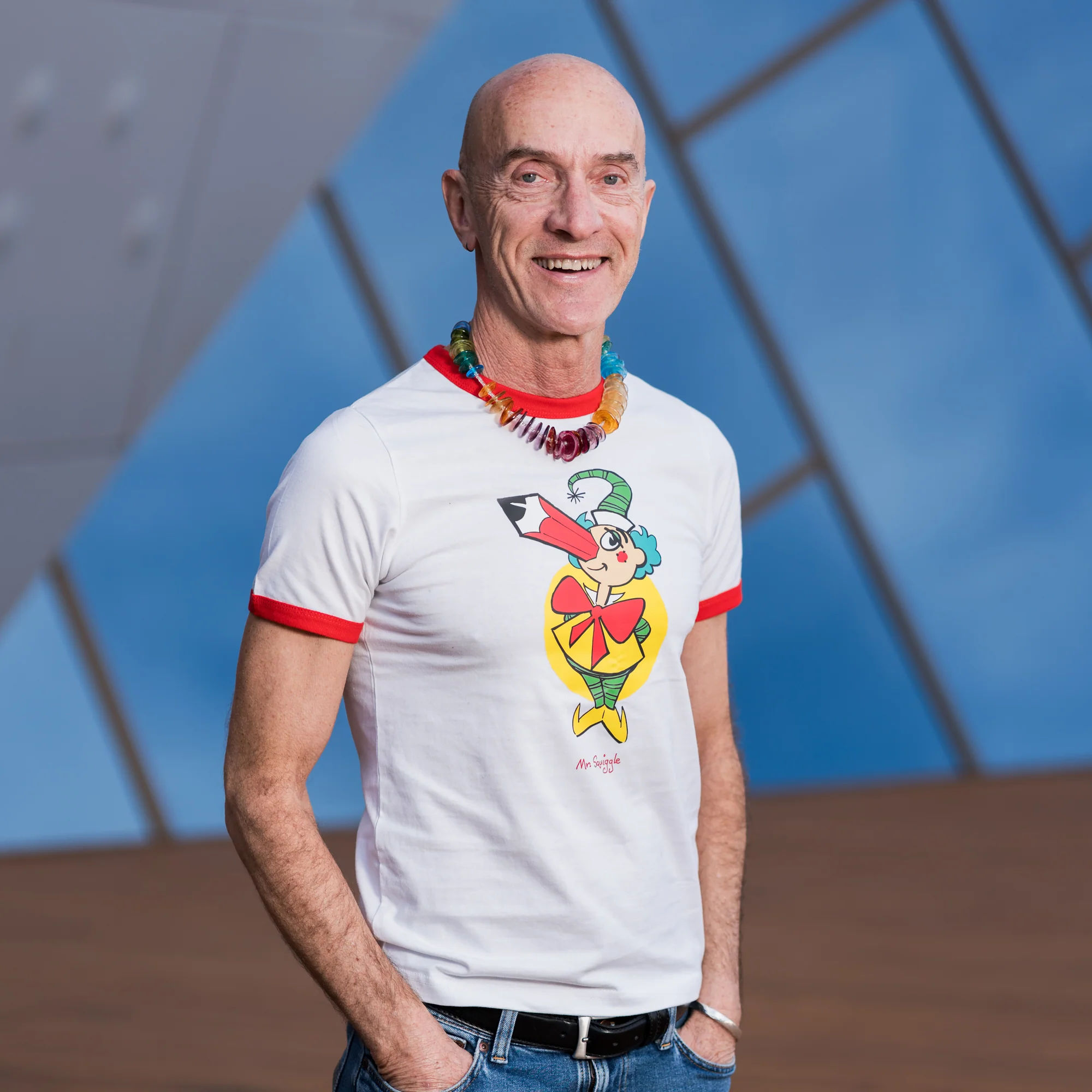 T-shirt Adult White/Red Mr Squiggle Yellow Circle - Image 4
