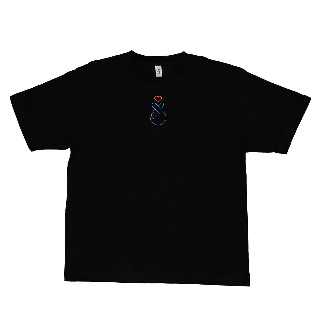T-shirt Black Unisex Oversize NMA Finger Heart - Branded Ideas