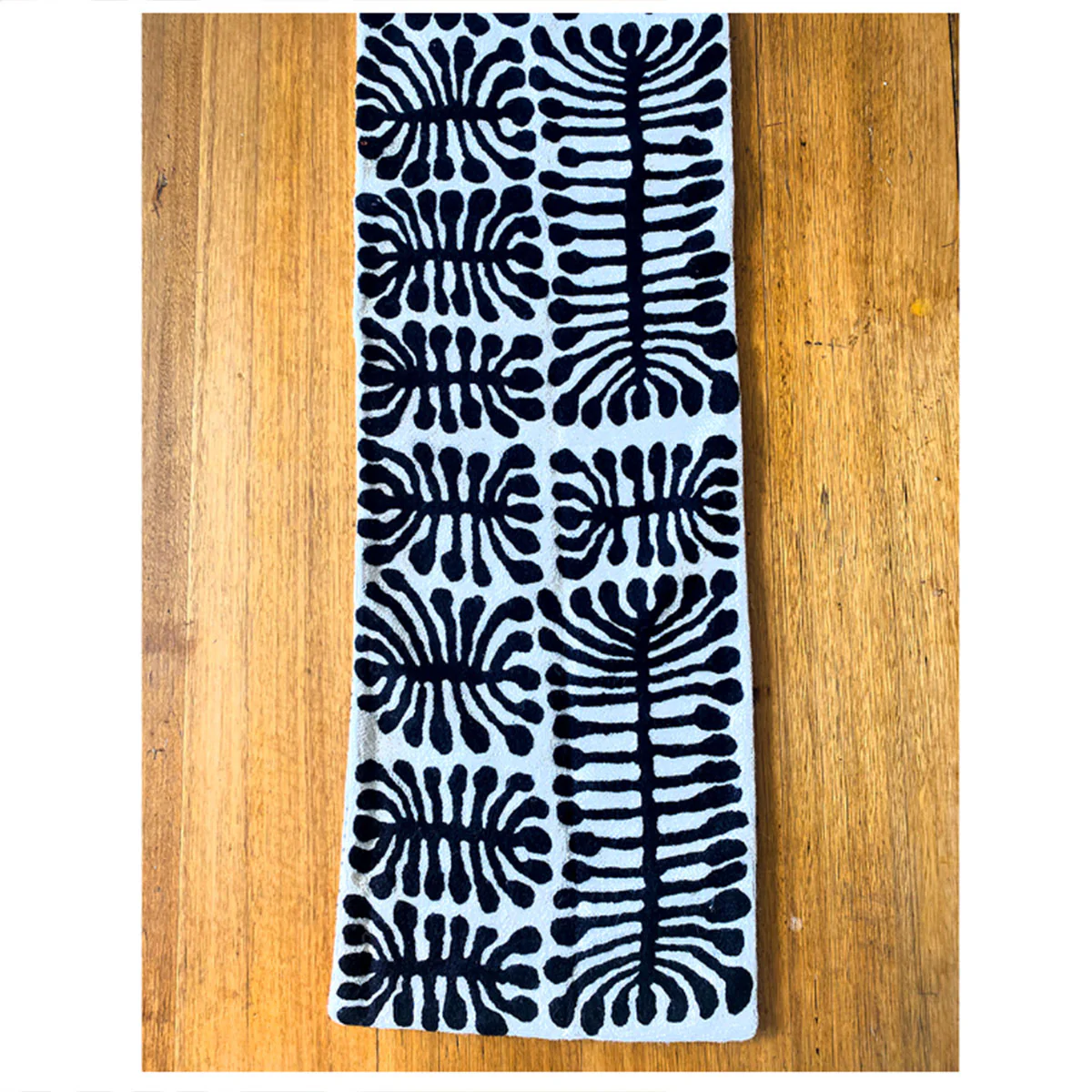 Table Runner Wool Chain Stitch Mitjili Napurrula MNB339 - Better World Arts